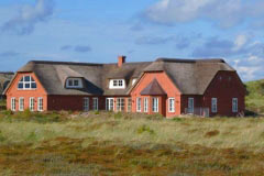 Holiday home with a pool for 22 persons on the west coast of Jutland