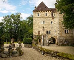 A castle as a holiday home - Object 16375 in Voutenay-sur-Cure