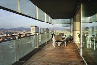 Luxurious apartment over the roofs of Barcelona. Property no. 745773.